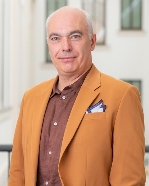Prof. Koen Kas
